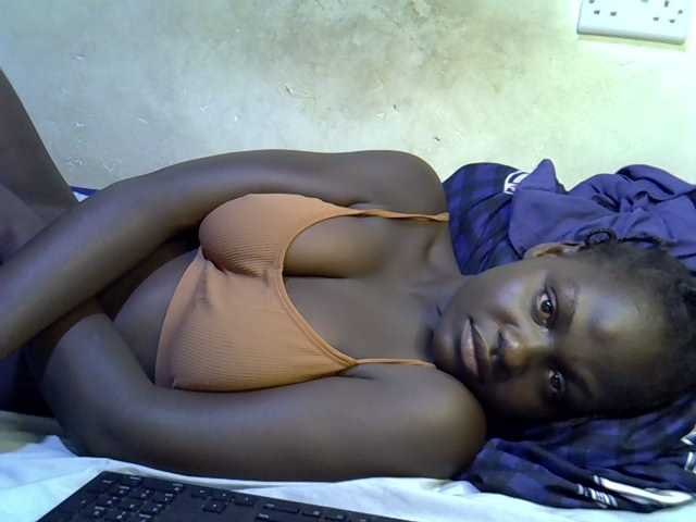 African-qeen1 live cam on BongaCams