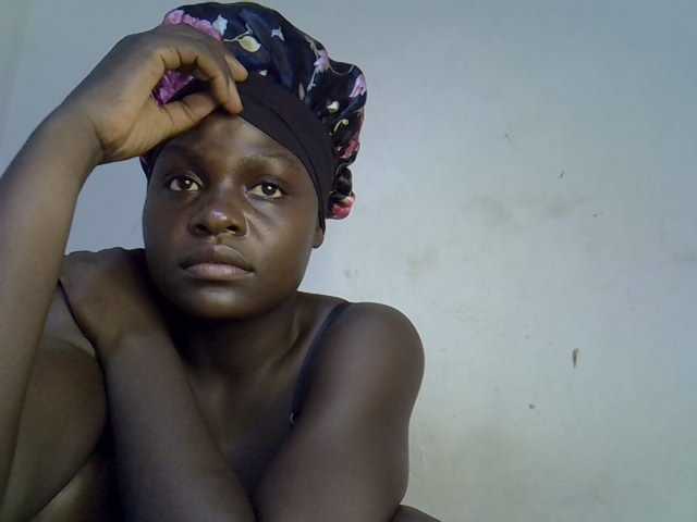 African-qeen1