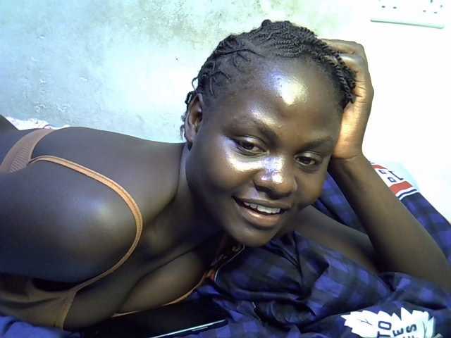 African-qeen1