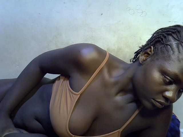 African-qeen1 live cam on BongaCams