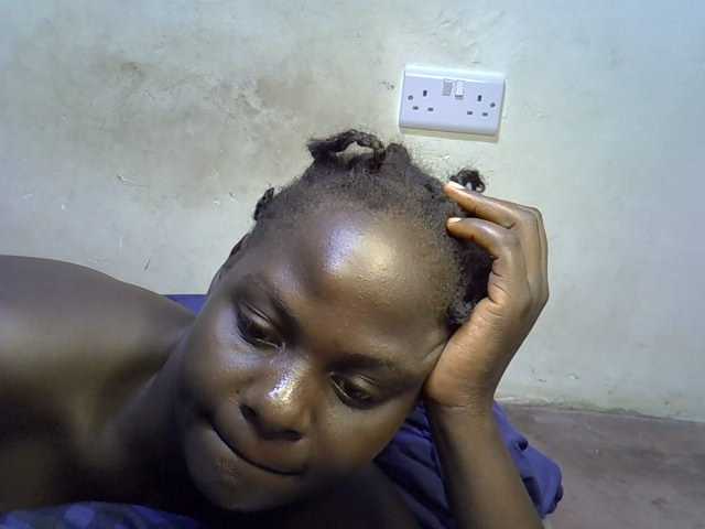 African-qeen1
