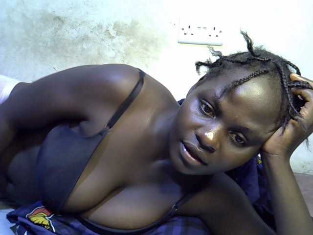 African-qeen1 live cam on BongaCams