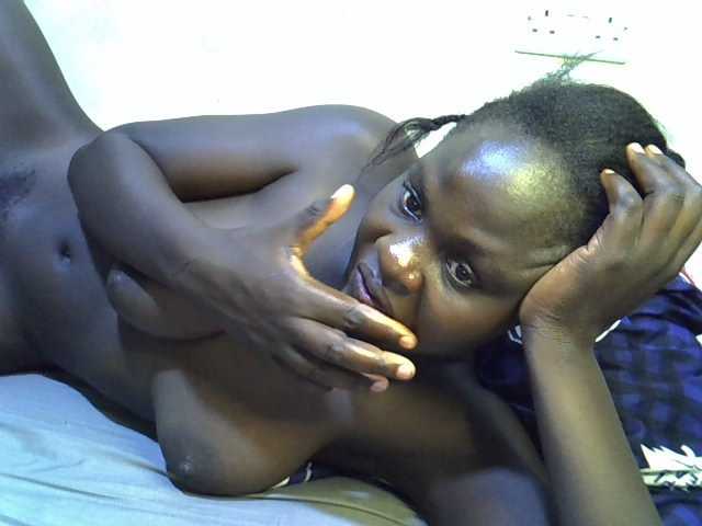 African-qeen1