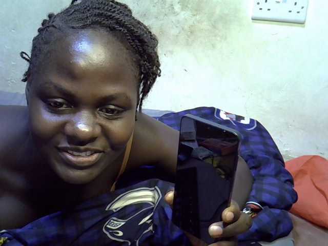 African-qeen1 live cam on BongaCams