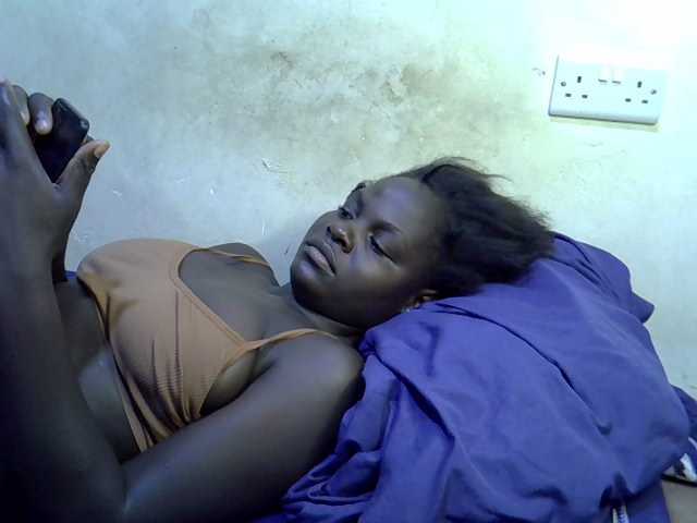African-qeen1 live cam on BongaCams