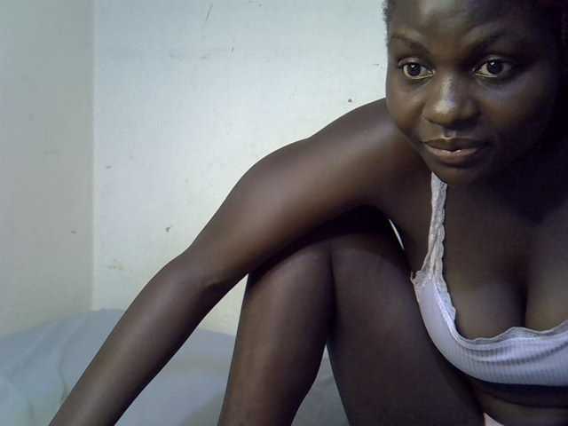 African-qeen1
