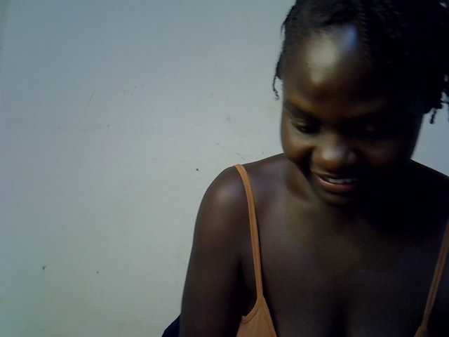 African-qeen1