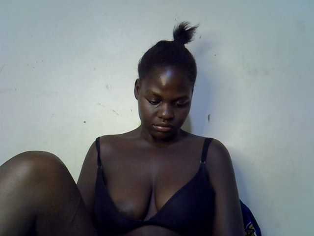 African-qeen1