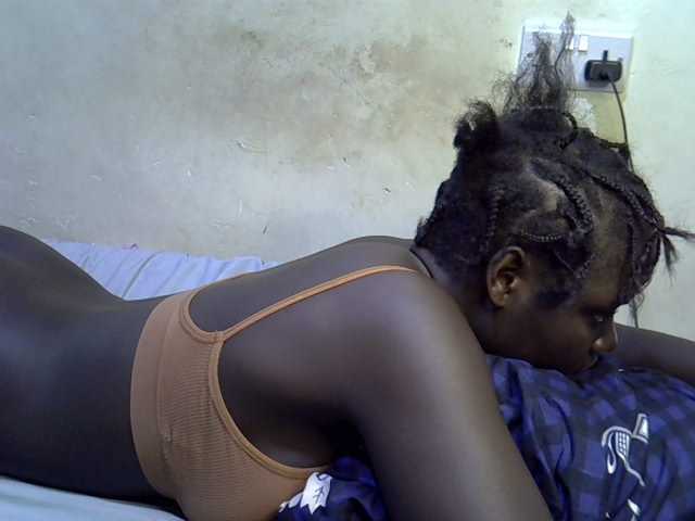 African-qeen1 live cam on BongaCams