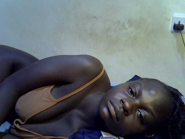 African-qeen1