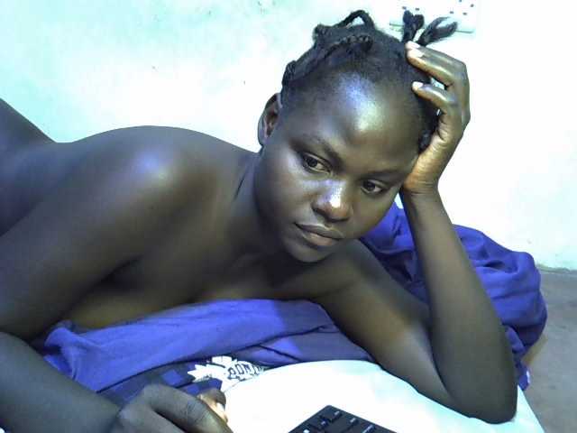 African-qeen1