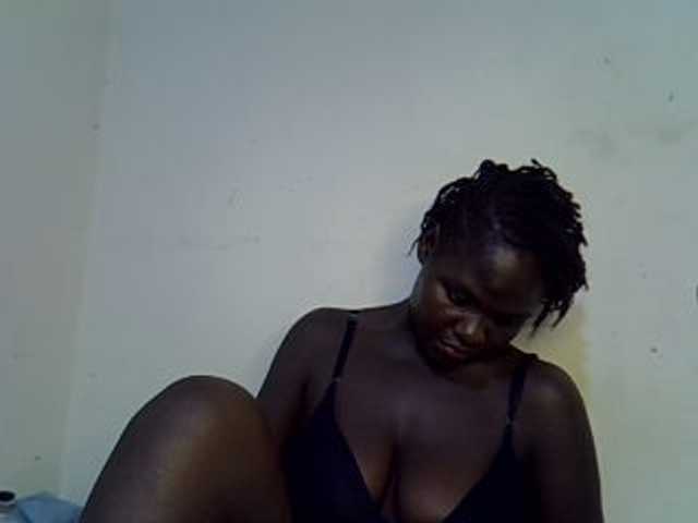 African-qeen1 live cam on BongaCams