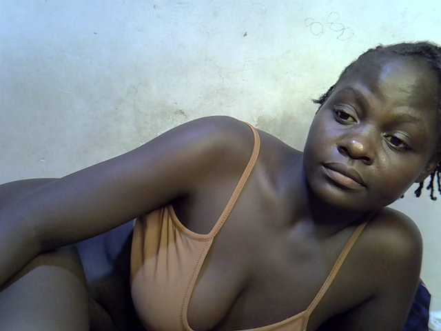 African-qeen1 live cam on BongaCams