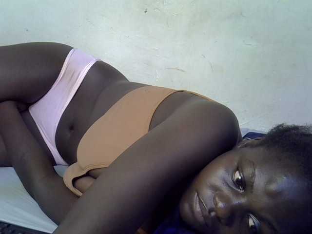 African-qeen1 live cam on BongaCams