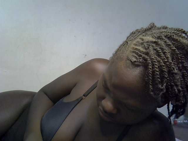 African-qeen1 live cam on BongaCams