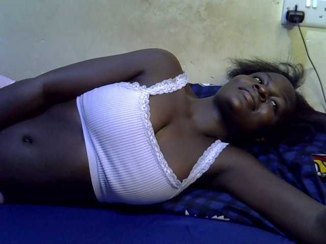 African-qeen1