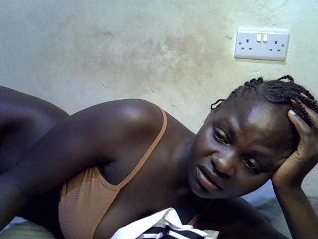 African-qeen1