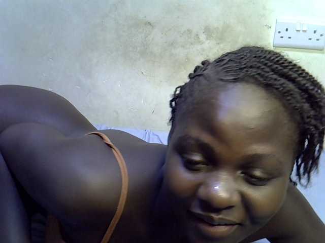 African-qeen1