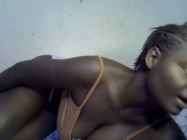 African-qeen1 live cam on BongaCams
