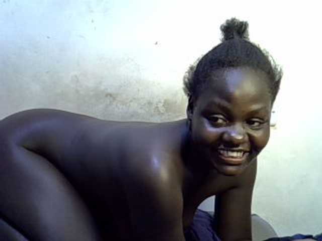 African-qeen1 live cam preview