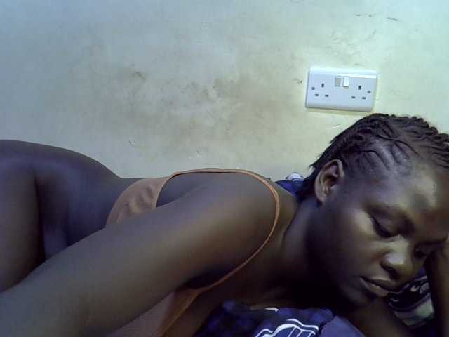 African-qeen1 live cam on BongaCams