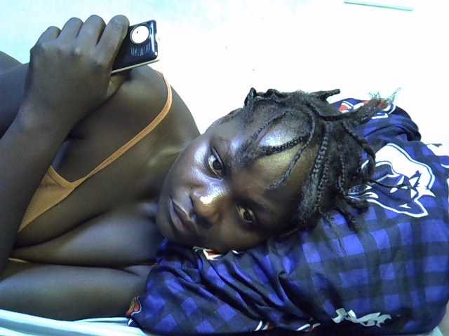 African-qeen1