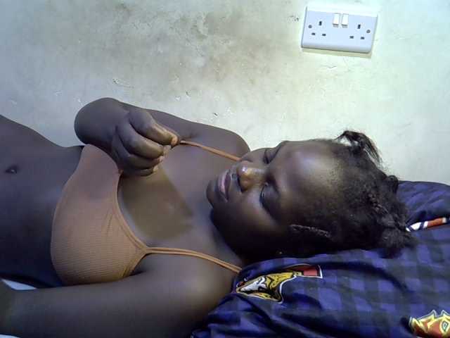African-qeen1 live cam on BongaCams