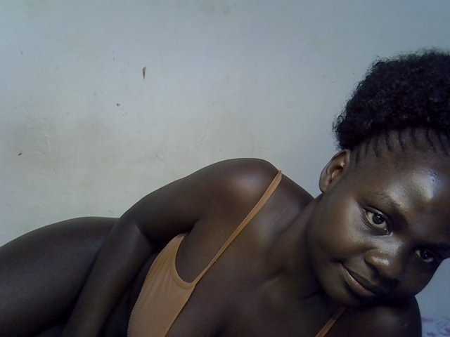 African-qeen1