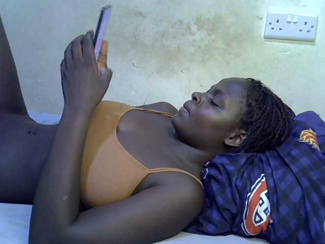 African-qeen1 live cam on BongaCams