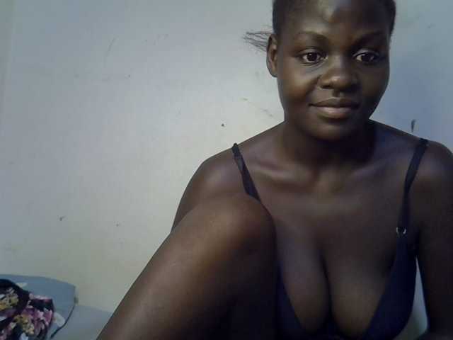 African-qeen1 live cam on BongaCams