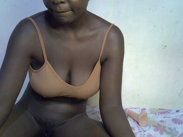 African-qeen1