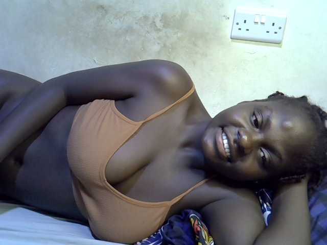 African-qeen1 live cam on BongaCams