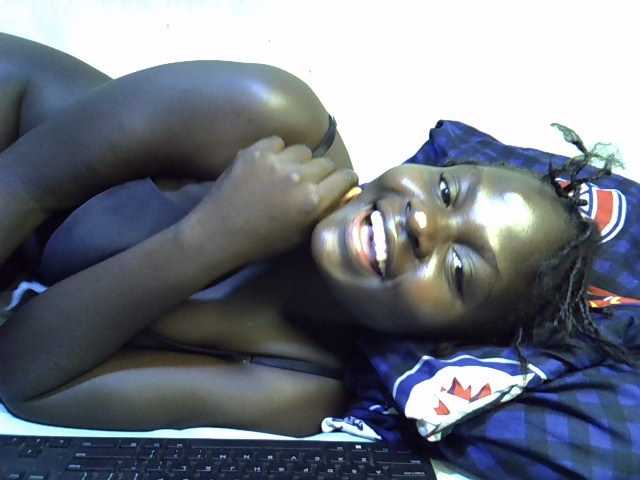 African-qeen1 live cam on BongaCams