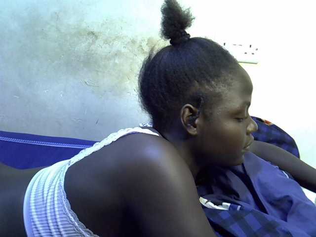 African-qeen1