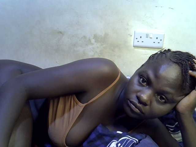 African-qeen1