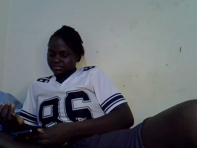 African-qeen1