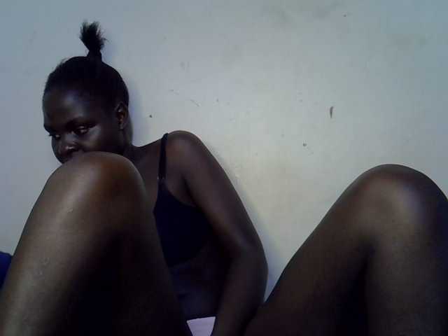 African-qeen1 live cam on BongaCams