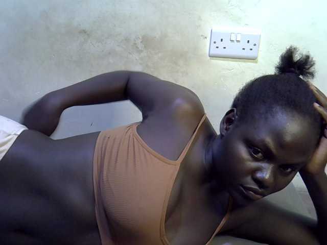 African-qeen1