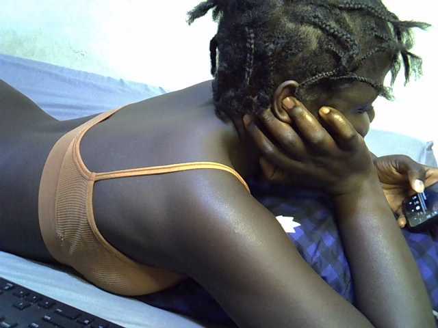 African-qeen1 live cam on BongaCams