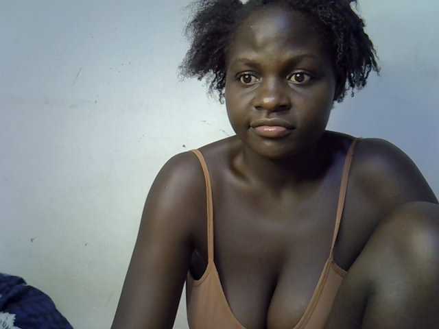 African-qeen1 live cam on BongaCams