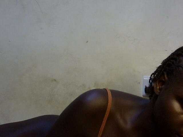 African-qeen1