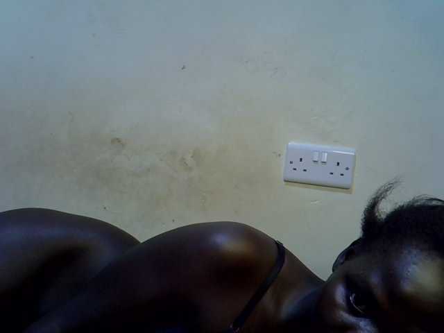 African-qeen1