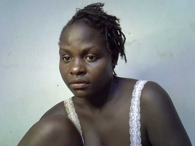 African-qeen1