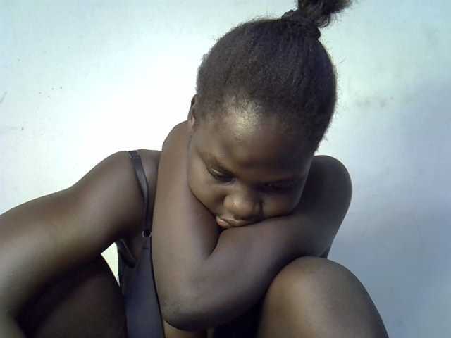 African-qeen1