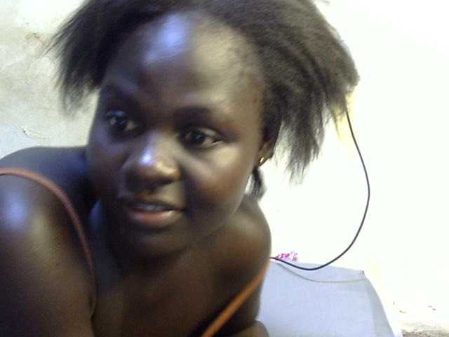 African-qeen1