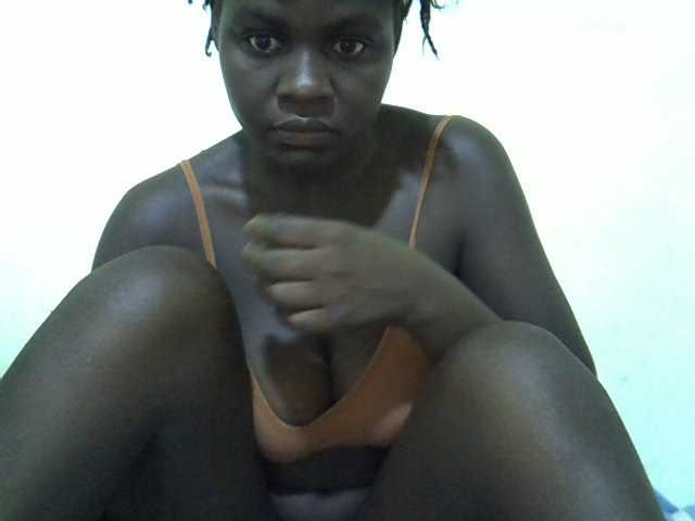 African-qeen1