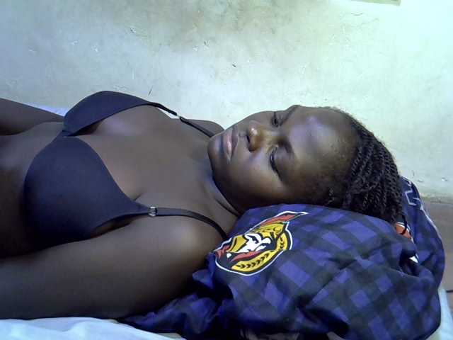 African-qeen1