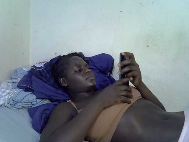 African-qeen1 live cam on BongaCams
