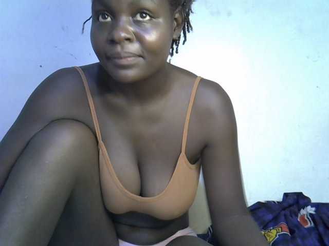 African-qeen1 live cam on BongaCams