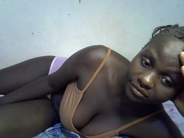 African-qeen1